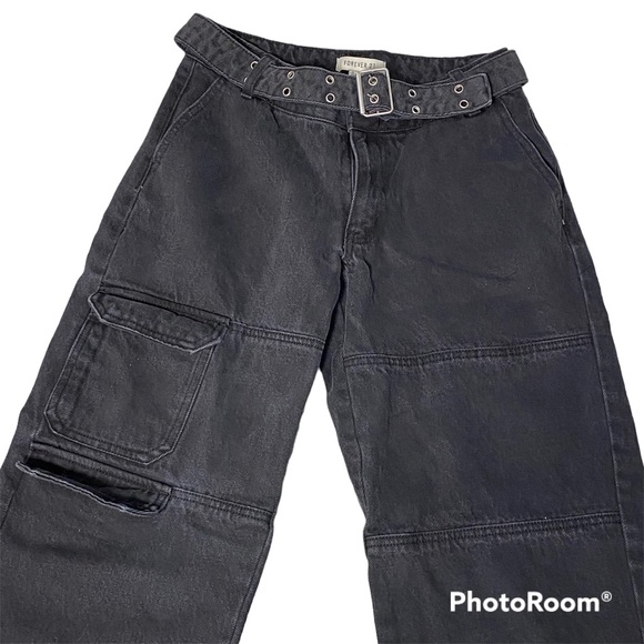 Forever 21 washed black denim belted cargo jeans size 25 goth straight leg punk - Picture 6 of 9